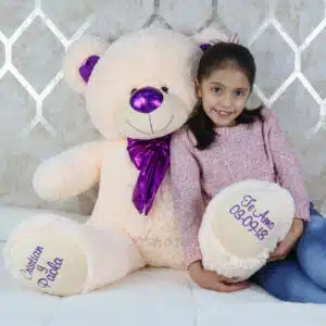 Oso de peluche grande personalizado 1,20m. Color crema y morado