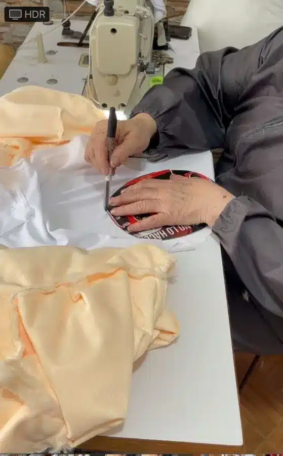 Bordado personalizado en un peluche de Tocco de Amore, hecho en Bogotá para un cliente en el exterior
